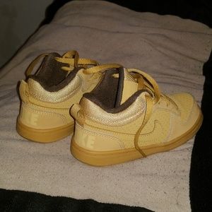Toddler boys size 9 Nike Sneakers